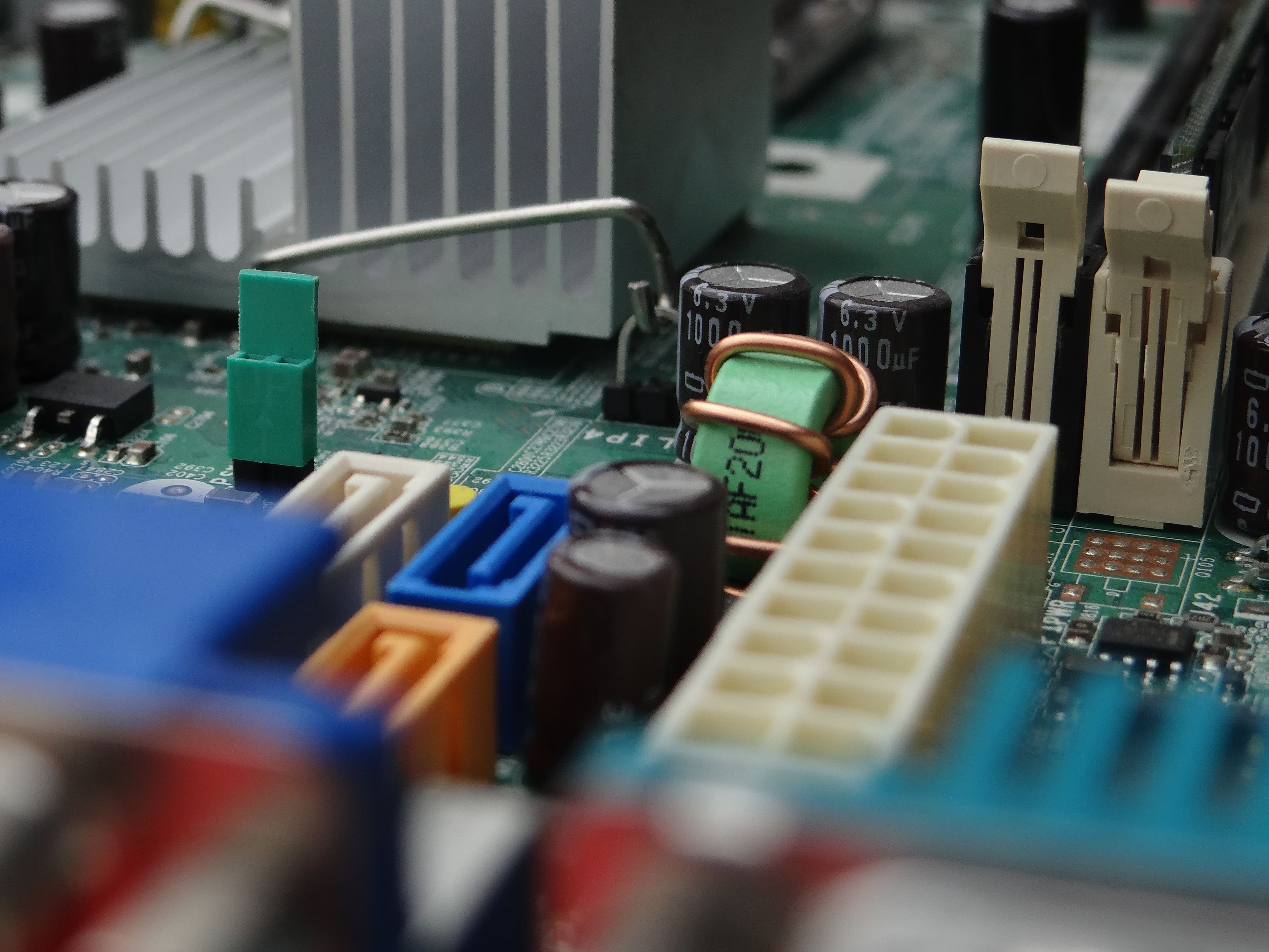 Hardware and software integration visual with connected devices