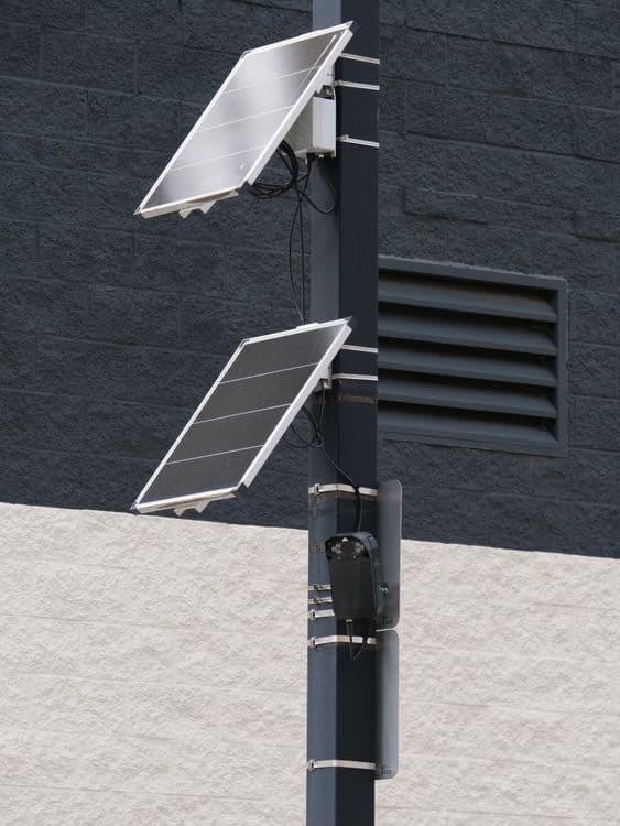 Connected monitoring visual with sensors and data flow